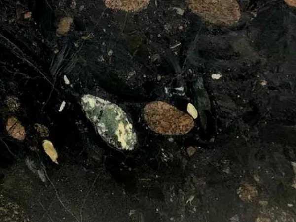 Pebble Black